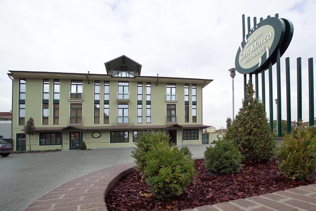 Albergo Ristorante San Marco Carmagnola Exterior foto
